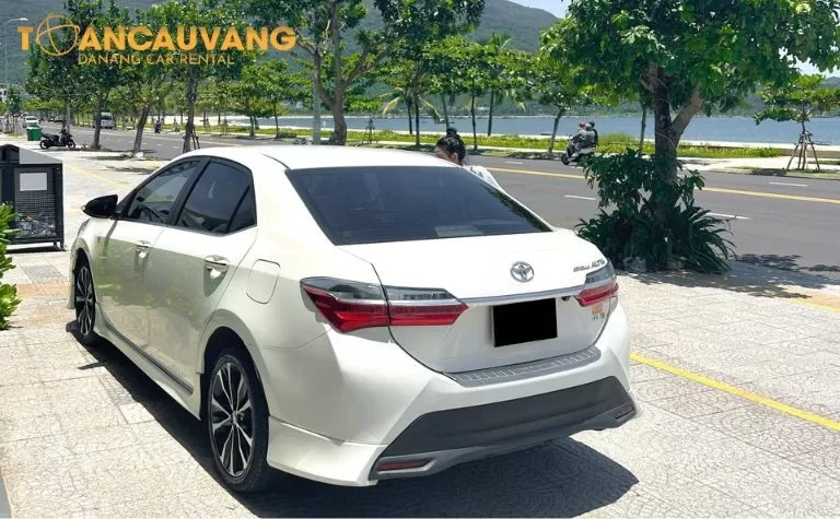 Mẫu hợp đồng thuê xe tự lái mới nhất 2026 2 dac-diem-ve-xe-o-to-can-luu-y-khi-thue-xe-tu-lai