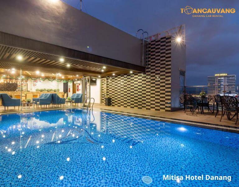 Không gian hồ bơi sân thượng Mitisa Hotel Danang