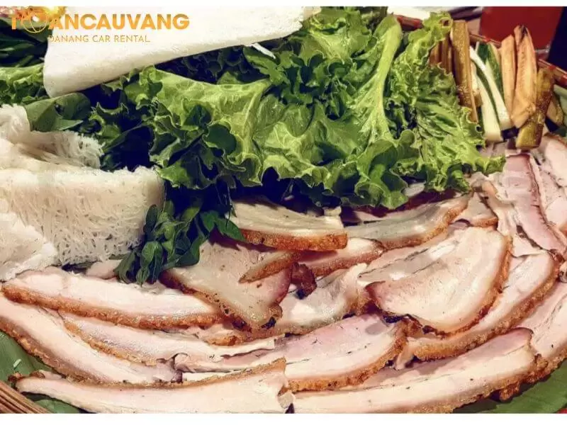 thưởng thức rau rừng và thịt rừng