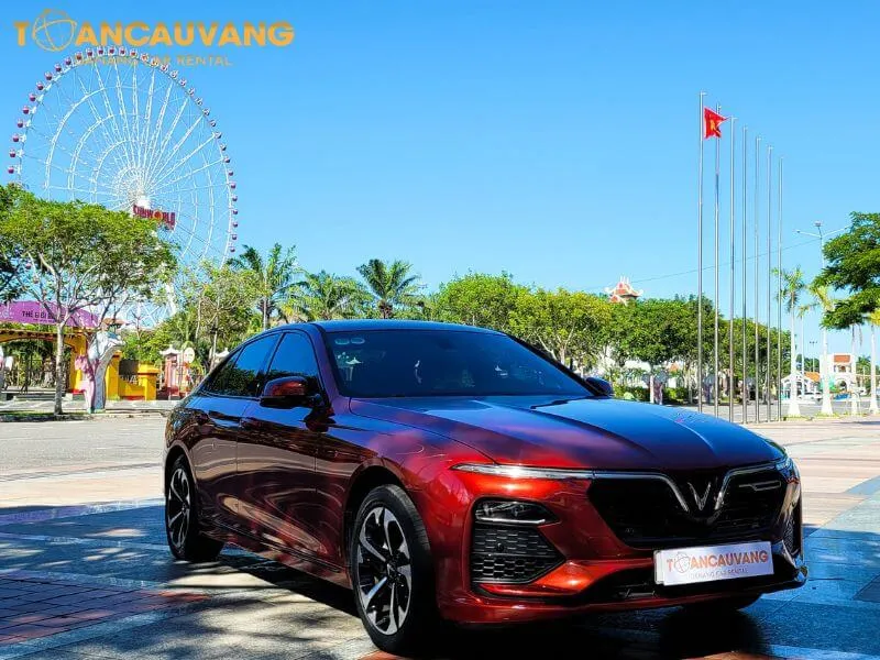xe ô tô là phương tiện phù hợp để di chuyển lên sơn trà