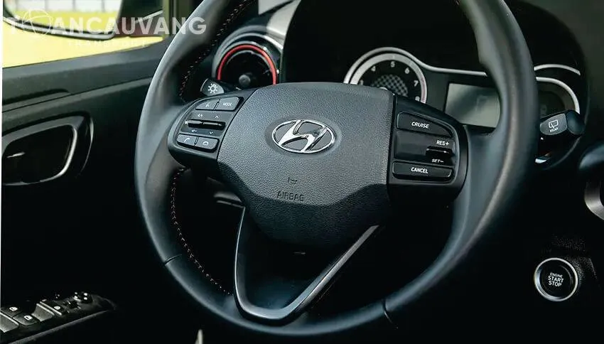 Khu vực lái Hyundai i10 2023