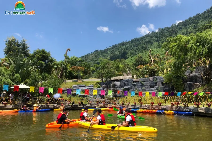 Khu du lịch Núi Thần Tài