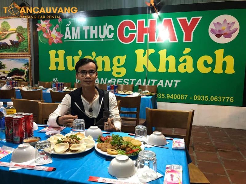 Thưởng thức món chay tại nhà hàng Hương Khách