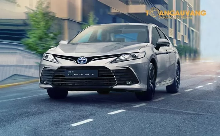 Xe Toyota Camry 4 cho du lich