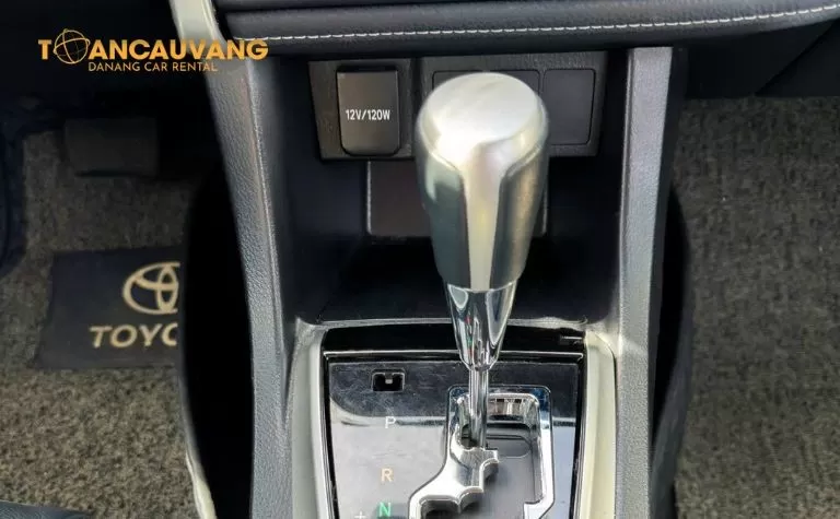 Thông tin thuê xe tự lái Toyota Corolla Altis (2021) 6 can so xe corolla
