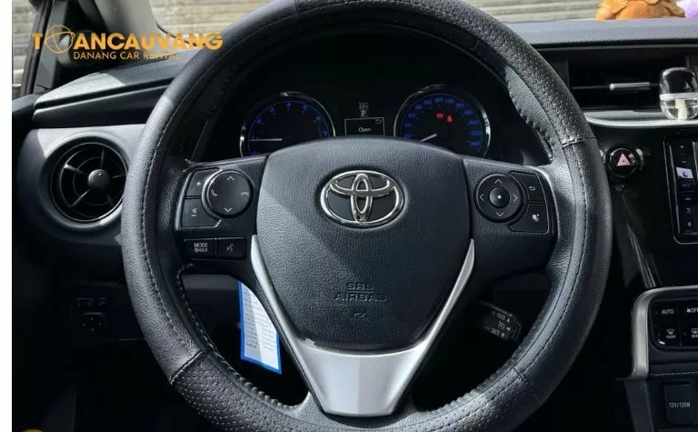 Thông tin thuê xe tự lái Toyota Corolla Altis (2021) 9 vo lang xe corolla altis